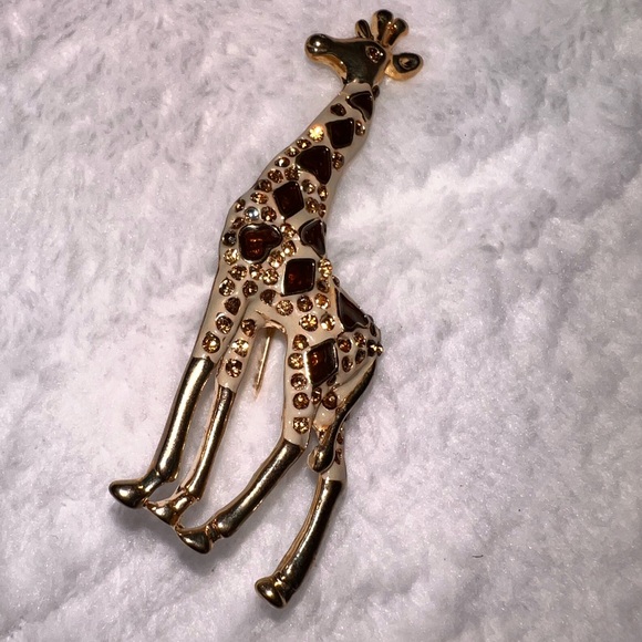 Golden Tone Giraffe Brooch Pendant - Picture 10 of 10